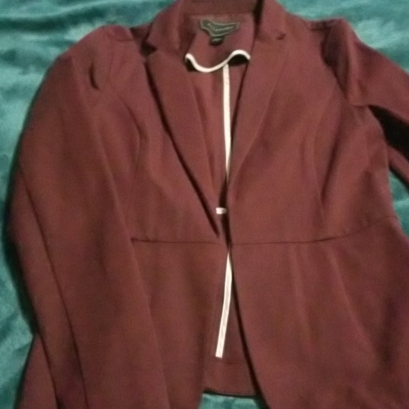 Blazer - Picture 2 of 4